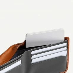 Bellroy Hide & Seek LO (More Colors Available) Mens