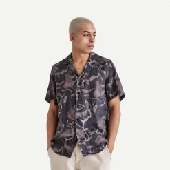 Wax London Didcot Shirt Distorted Floral - Dark 9 Wax London Didcot Shirt Distorted Floral - Dark