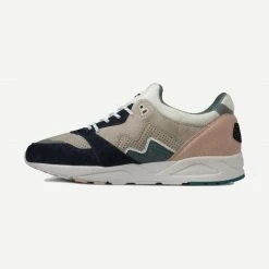 Karhu Aria 95 India Ink/ Pelican Mens