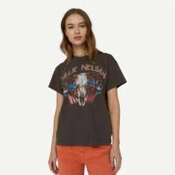 Daydreamer Womens Willie Nelson And Family Tour Tee